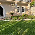 Garden Guni *