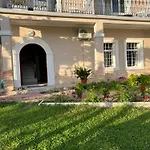Garden Guni فيلة