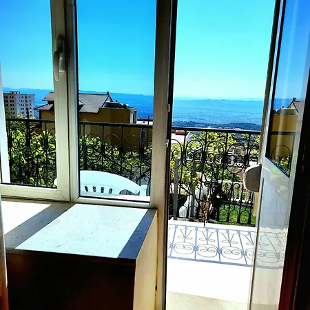 ヴィラ Garden Guni Krujë