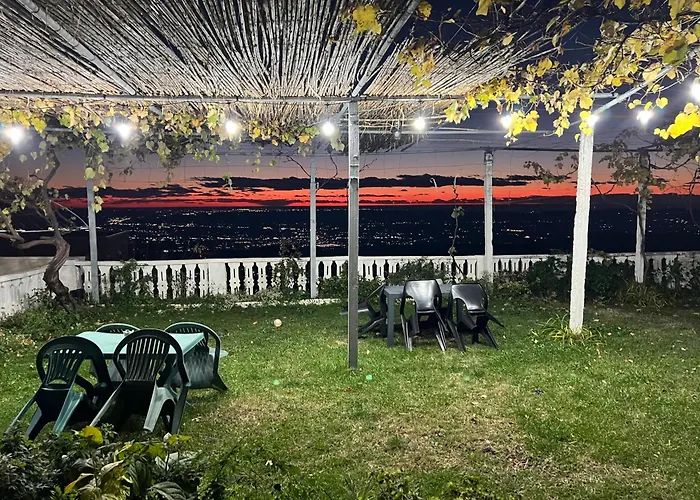 Villa Garden Guni